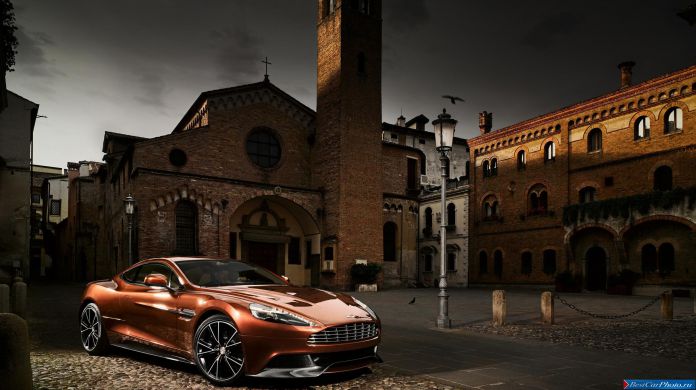 2013 Aston Martin Vanquish - фотография 2 из 52