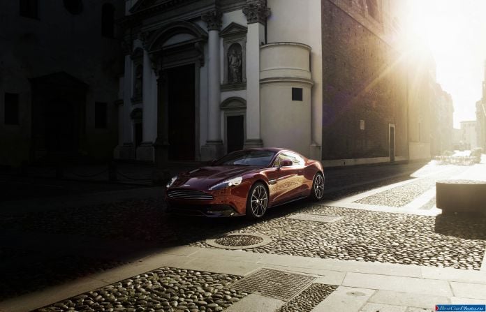 2013 Aston Martin Vanquish - фотография 8 из 52