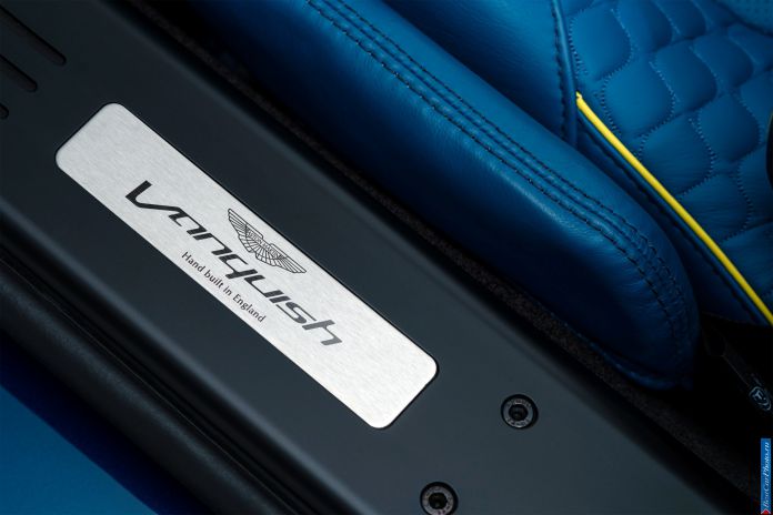 2014 Aston Martin Vanquish Volante - фотография 17 из 23