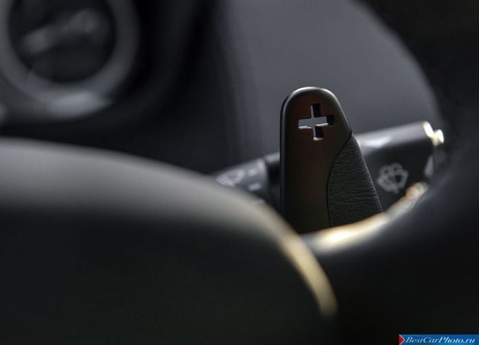 2015 Aston Martin DB9 Carbon Edition - фотография 102 из 139