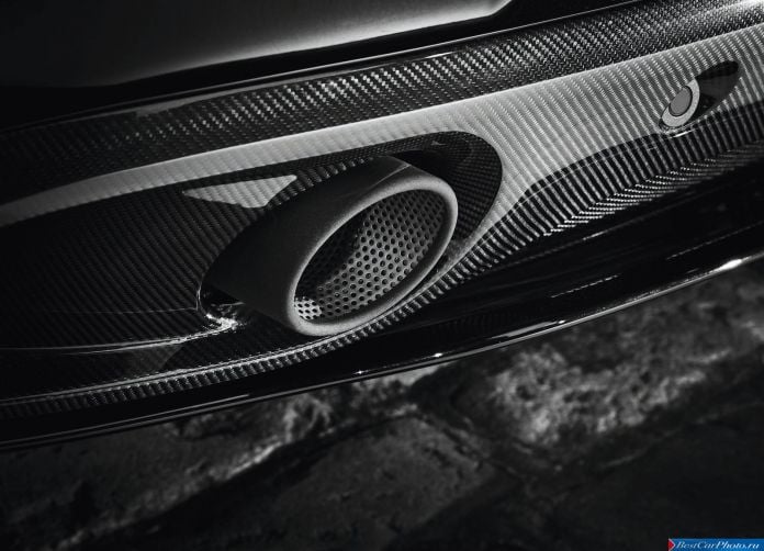 2015 Aston Martin Vanquish Carbon Black - фотография 22 из 24