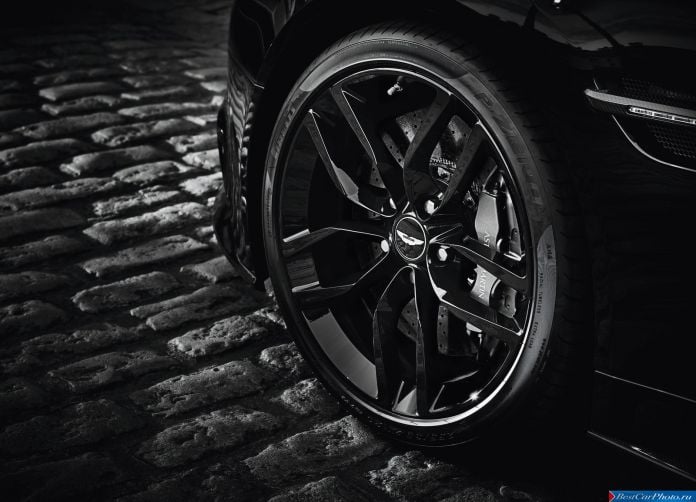 2015 Aston Martin Vanquish Carbon Black - фотография 23 из 24