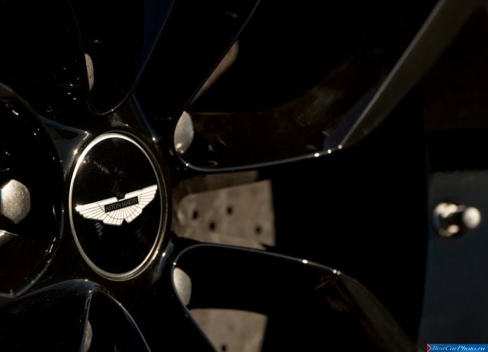 2015 Aston Martin Vanquish Carbon Black - фотография 24 из 24