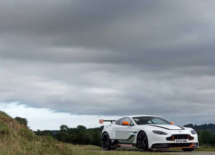 2015 Aston Martin Vantage GT12 - фотография 19 из 140