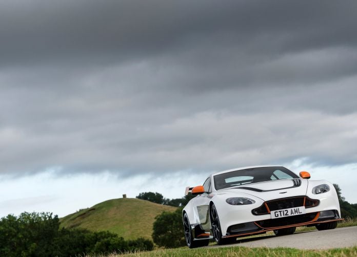 2015 Aston Martin Vantage GT12 - фотография 21 из 140