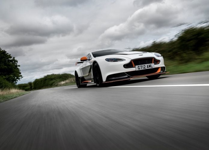 2015 Aston Martin Vantage GT12 - фотография 28 из 140