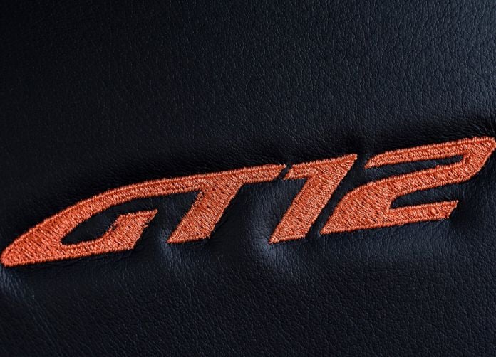 2015 Aston Martin Vantage GT12 - фотография 94 из 140