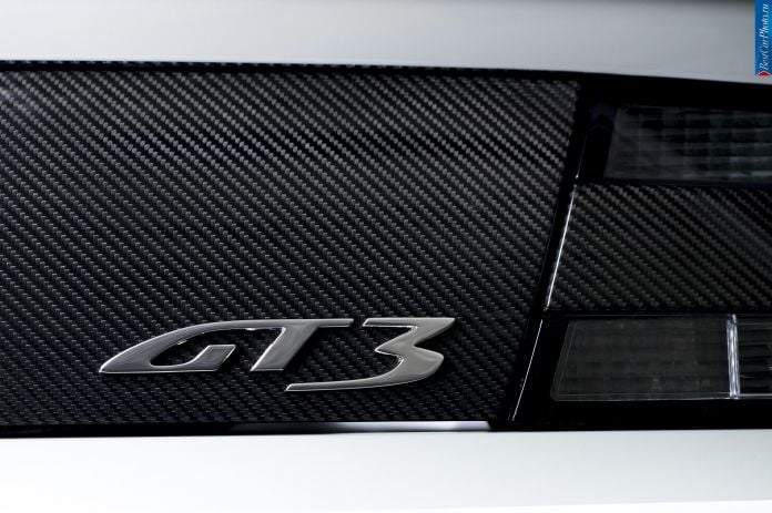 2015 Aston Martin Vantage GT3 Special Edition - фотография 11 из 18