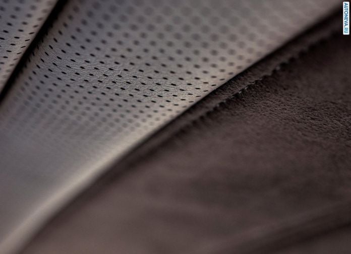 2016 Aston Martin DB9 GT - фотография 72 из 137