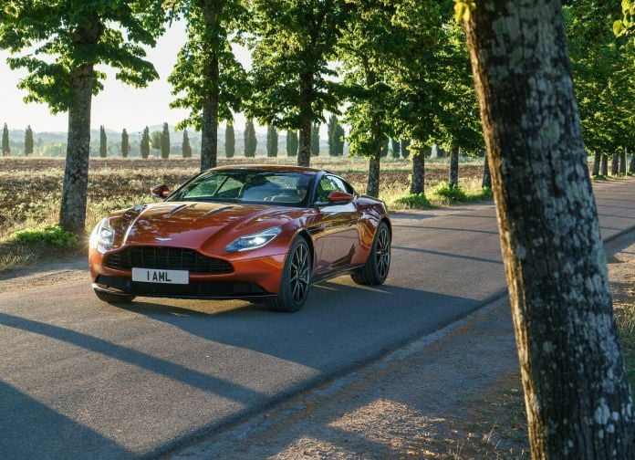 2017 Aston Martin DB11 - фотография 55 из 250