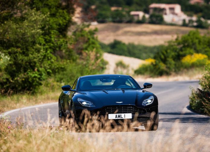 2017 Aston Martin DB11 - фотография 66 из 250