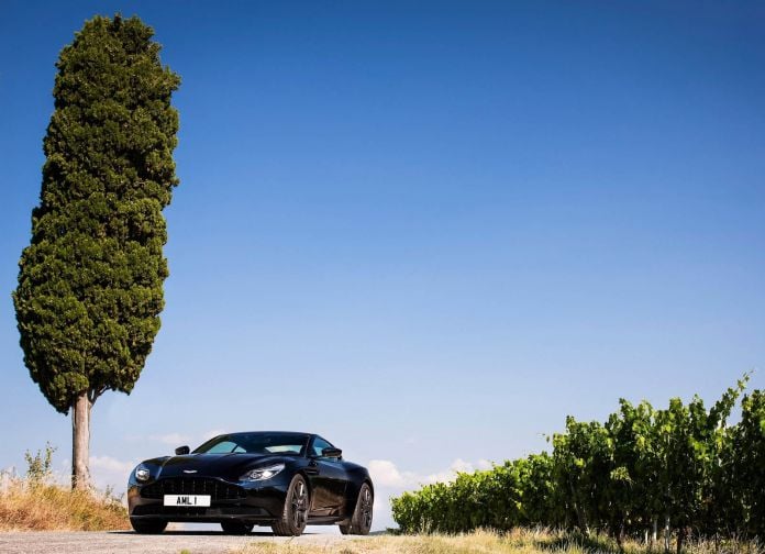 2017 Aston Martin DB11 - фотография 70 из 250