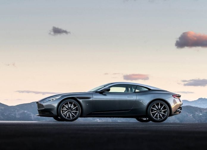 2017 Aston Martin DB11 - фотография 78 из 250