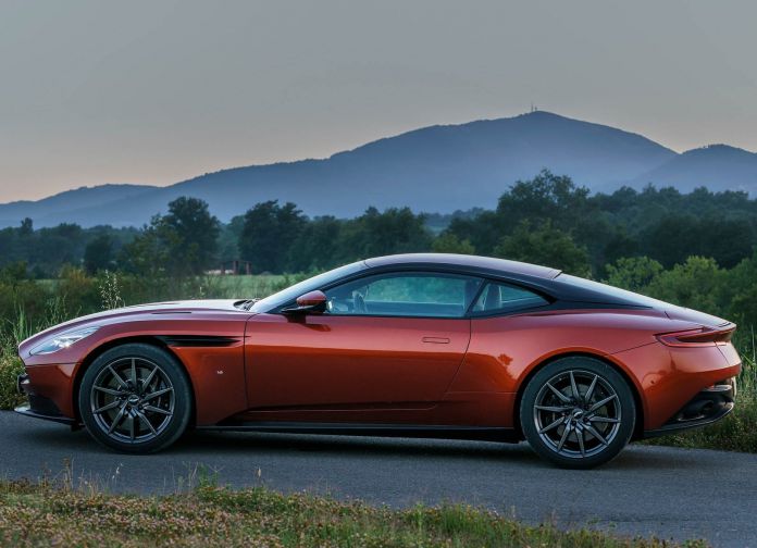 2017 Aston Martin DB11 - фотография 80 из 250