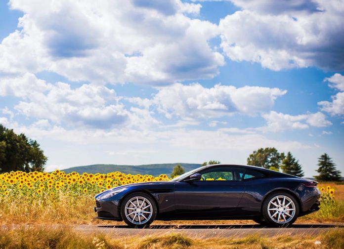 2017 Aston Martin DB11 - фотография 81 из 250