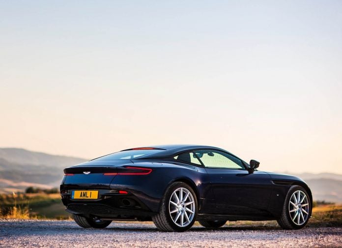 2017 Aston Martin DB11 - фотография 93 из 250