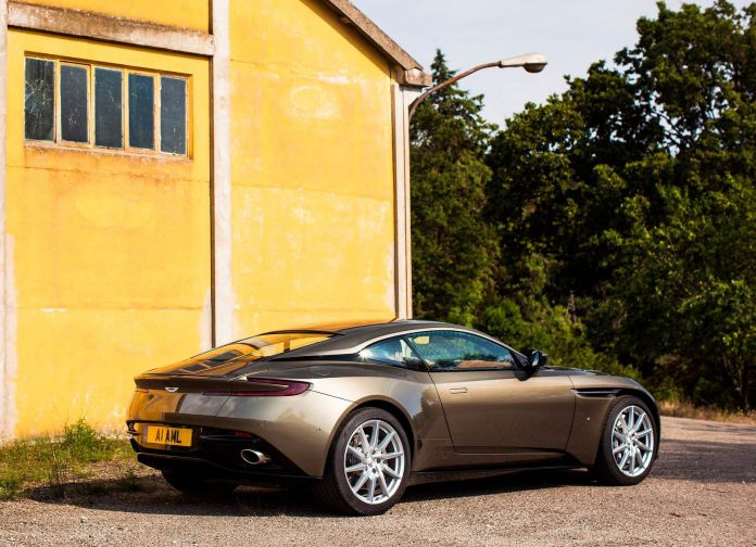 2017 Aston Martin DB11 - фотография 97 из 250