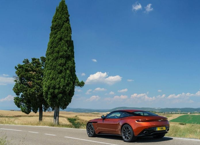 2017 Aston Martin DB11 - фотография 102 из 250