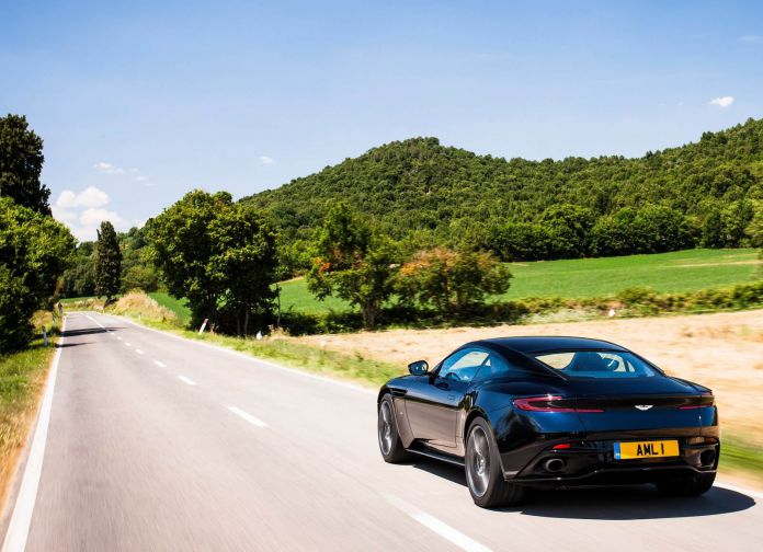 2017 Aston Martin DB11 - фотография 105 из 250