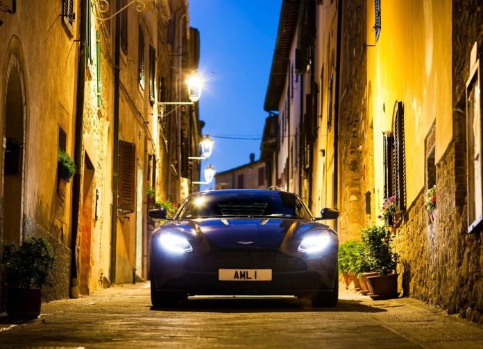 2017 Aston Martin DB11 - фотография 117 из 250