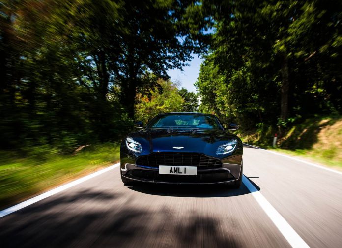 2017 Aston Martin DB11 - фотография 131 из 250
