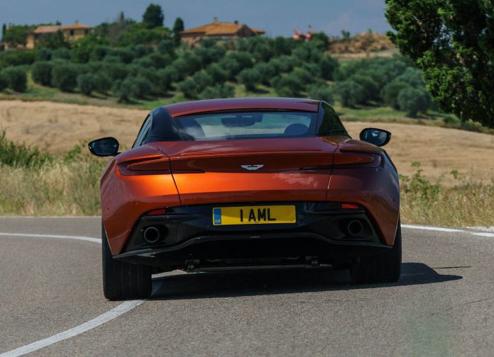 2017 Aston Martin DB11 - фотография 141 из 250