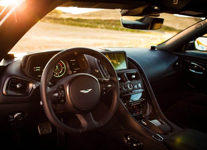2017 Aston Martin DB11 - фотография 148 из 250
