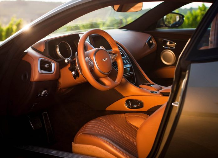 2017 Aston Martin DB11 - фотография 149 из 250