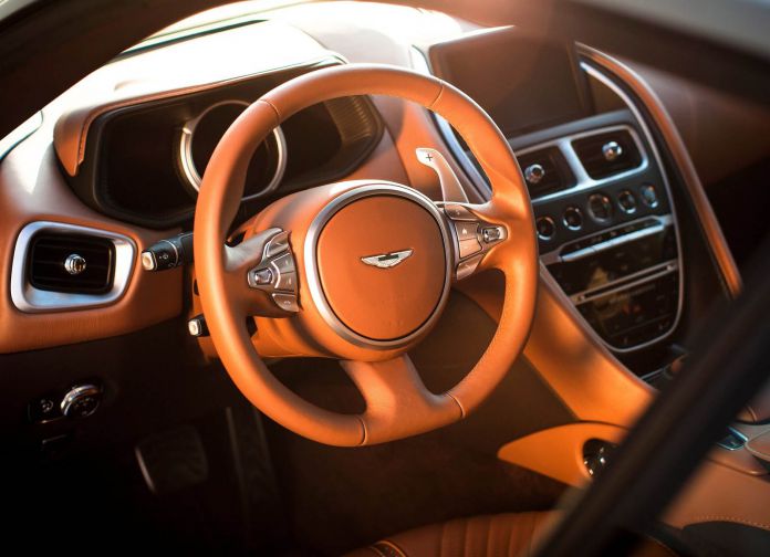 2017 Aston Martin DB11 - фотография 151 из 250