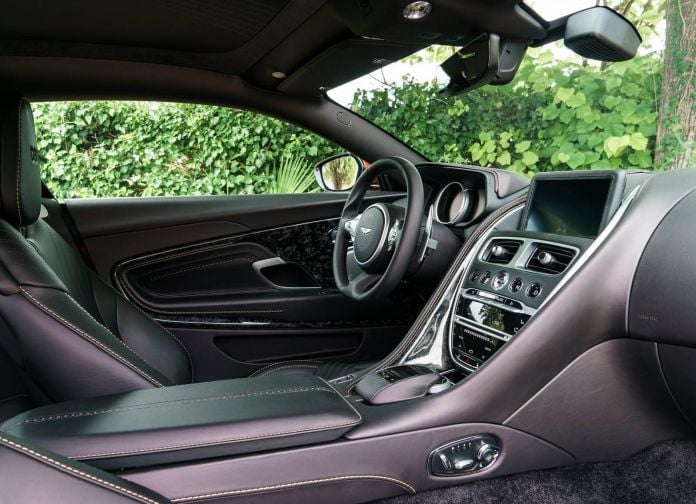 2017 Aston Martin DB11 - фотография 153 из 250