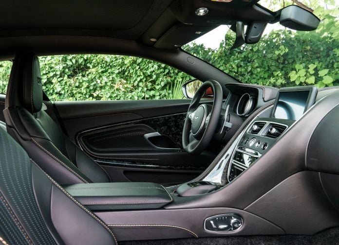 2017 Aston Martin DB11 - фотография 154 из 250