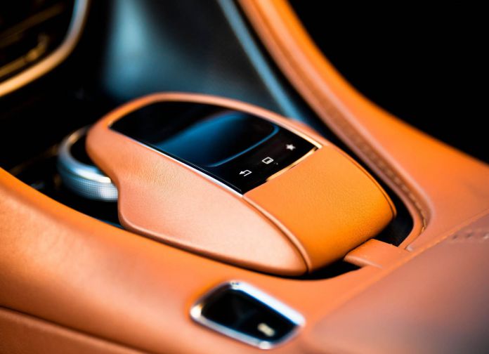 2017 Aston Martin DB11 - фотография 159 из 250
