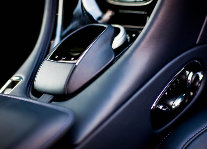 2017 Aston Martin DB11 - фотография 160 из 250