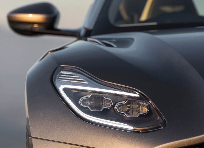 2017 Aston Martin DB11 - фотография 198 из 250