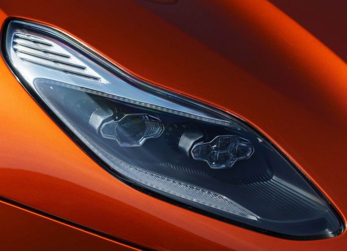 2017 Aston Martin DB11 - фотография 200 из 250