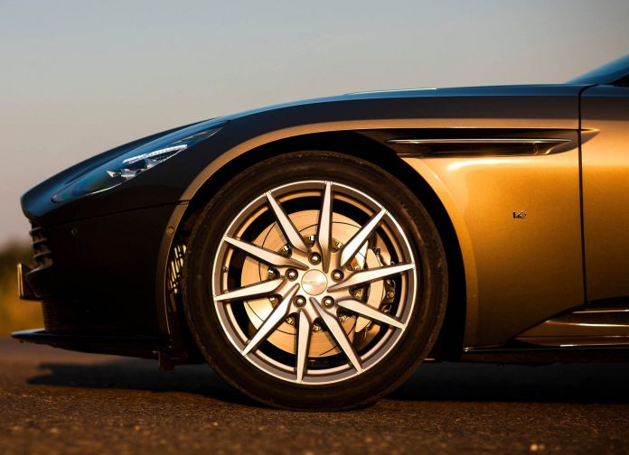 2017 Aston Martin DB11 - фотография 206 из 250