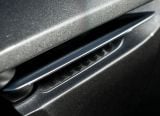 aston_martin_2017_db11_217.jpg