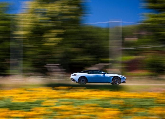2017 Aston Martin DB11 Frosted Glass Blue - фотография 42 из 111