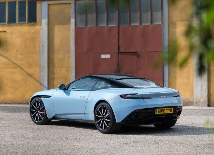 2017 Aston Martin DB11 Frosted Glass Blue - фотография 49 из 111