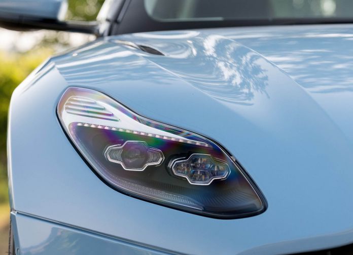 2017 Aston Martin DB11 Frosted Glass Blue - фотография 94 из 111