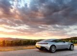 aston_martin_2017_db11_lightning_sliver_103.jpg