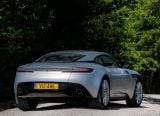 aston_martin_2017_db11_lightning_sliver_109.jpg