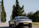 aston_martin_2017_db11_lightning_sliver_113.jpg