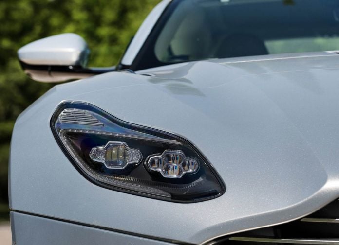 2017 Aston Martin DB11 Lightning Sliver - фотография 133 из 151