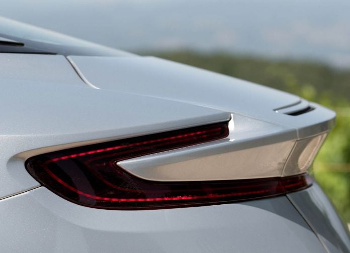 2017 Aston Martin DB11 Lightning Sliver - фотография 138 из 151