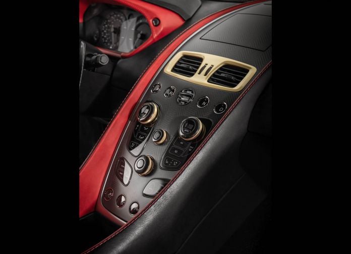 2017 Aston Martin Vanquish Zagato - фотография 18 из 19