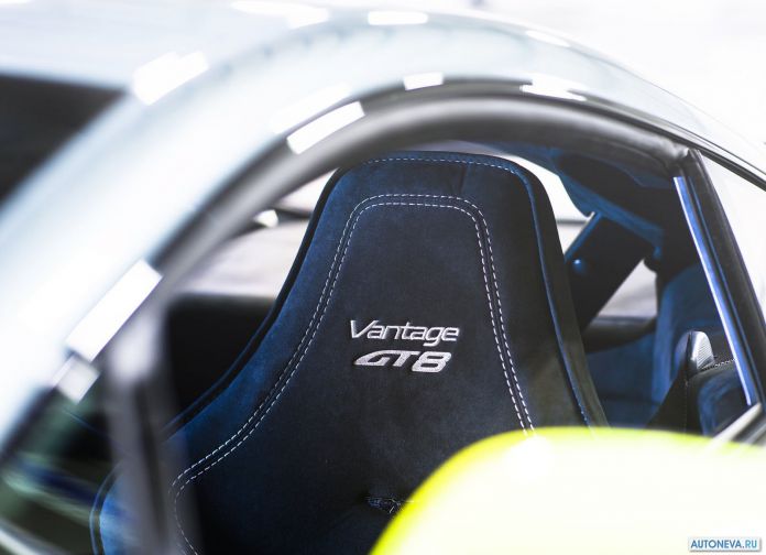 2017 Aston Martin Vantage GT8 - фотография 9 из 15