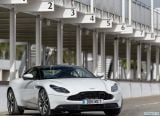 aston_martin_2018_db11_v8_031.jpg
