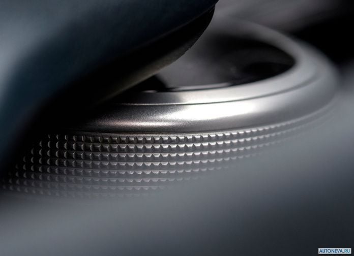 2018 Aston Martin DB11 V8 - фотография 92 из 132
