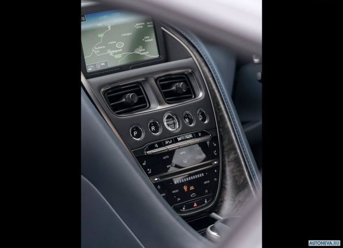 2018 Aston Martin DB11 V8 - фотография 126 из 132